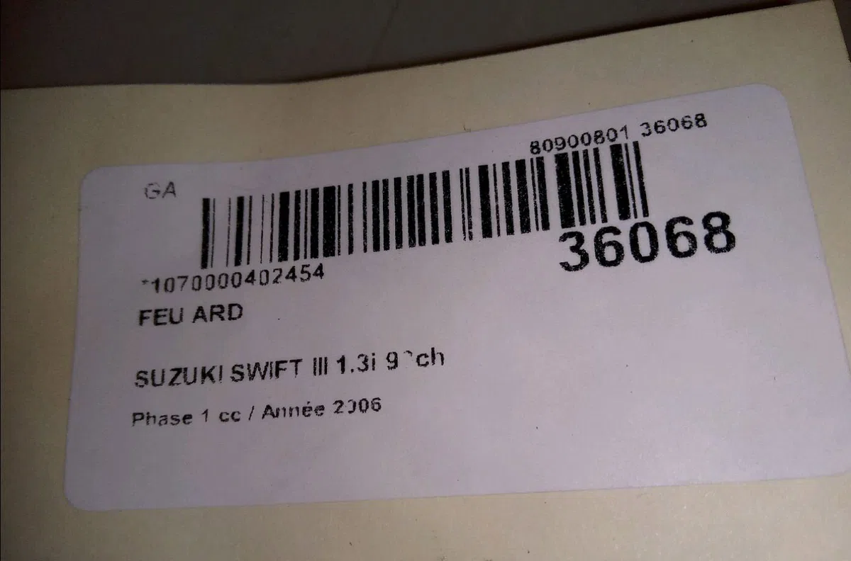Feu arrière droit SUZUKI SWIFT III 2006 occasion