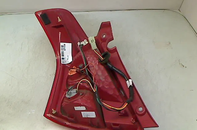 Feu arrière droit Suzuki SWIFT III (MZ, EZ) 1.3 (rs 413) (2005) occasion