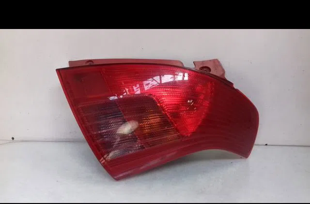 Feu arrière droit Suzuki SWIFT III (MZ, EZ) 1.3 (rs 413) (2005) occasion