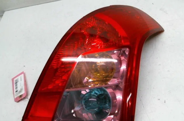 Feu arrière droit Suzuki SWIFT III (MZ, EZ) 1.3 (rs 413) (2005) occasion