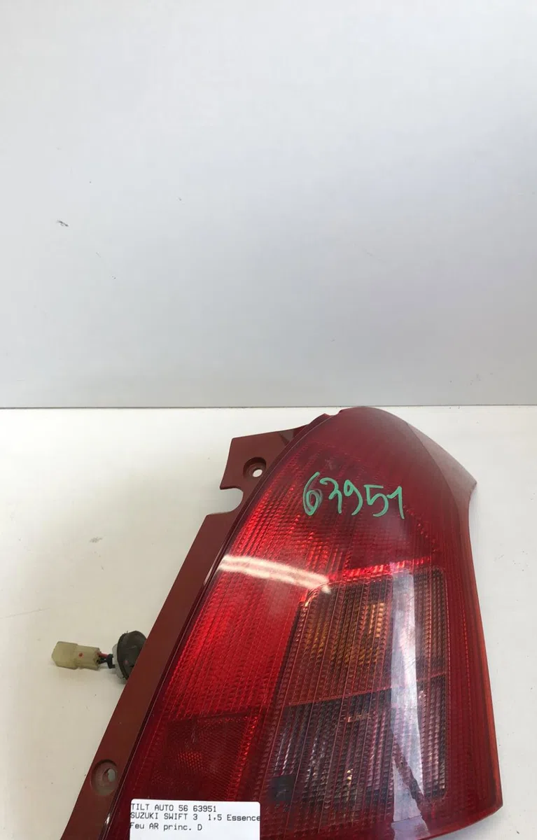 Feu arrière droit Suzuki SWIFT III (MZ, EZ) 1.5 (rs 415) (2005) occasion