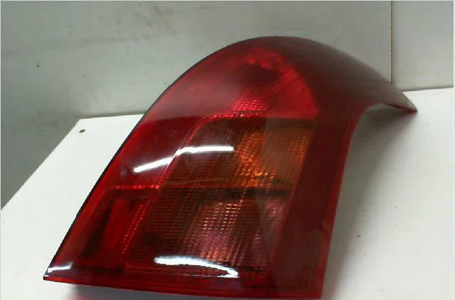 Feu arrière droit SUZUKI SWIFT III occasion