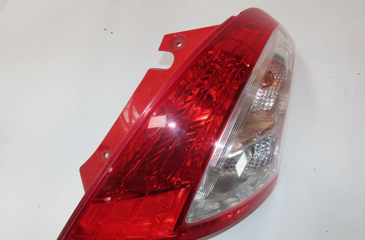 Feu arrière droit Suzuki SWIFT IV (FZ, NZ) 1.2 (azh 412) (2010) occasion