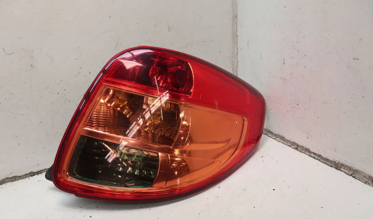 Feu arrière droit Suzuki SX4 (EY, GY) 1.6 vvt 4x4 (rw 416) (2009) occasion