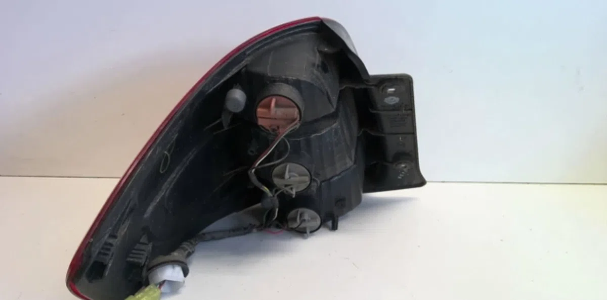 Feu arrière droit Suzuki SX4 (EY, GY) 1.9 ddis 4x4 (rw 419d) (2006) occasion