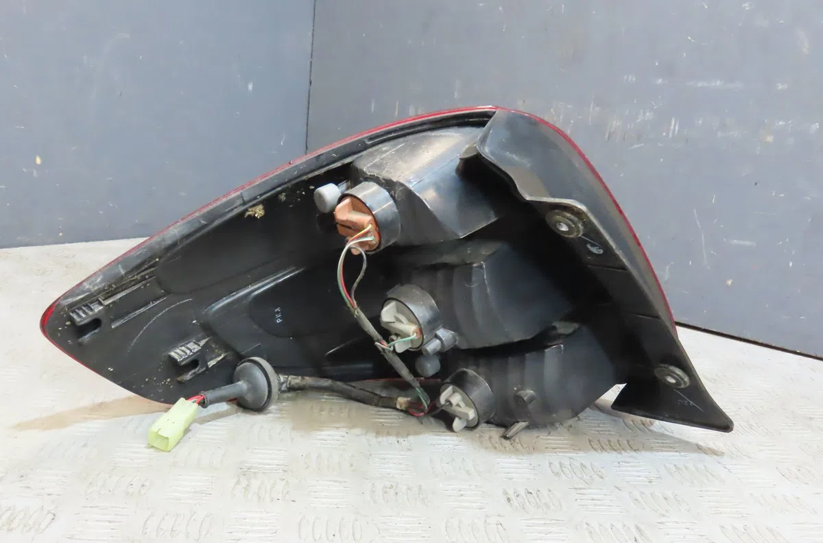 Feu arrière droit Suzuki SX4 (EY, GY) 2.0 ddis 4x4 (rw 420d) (2009) occasion