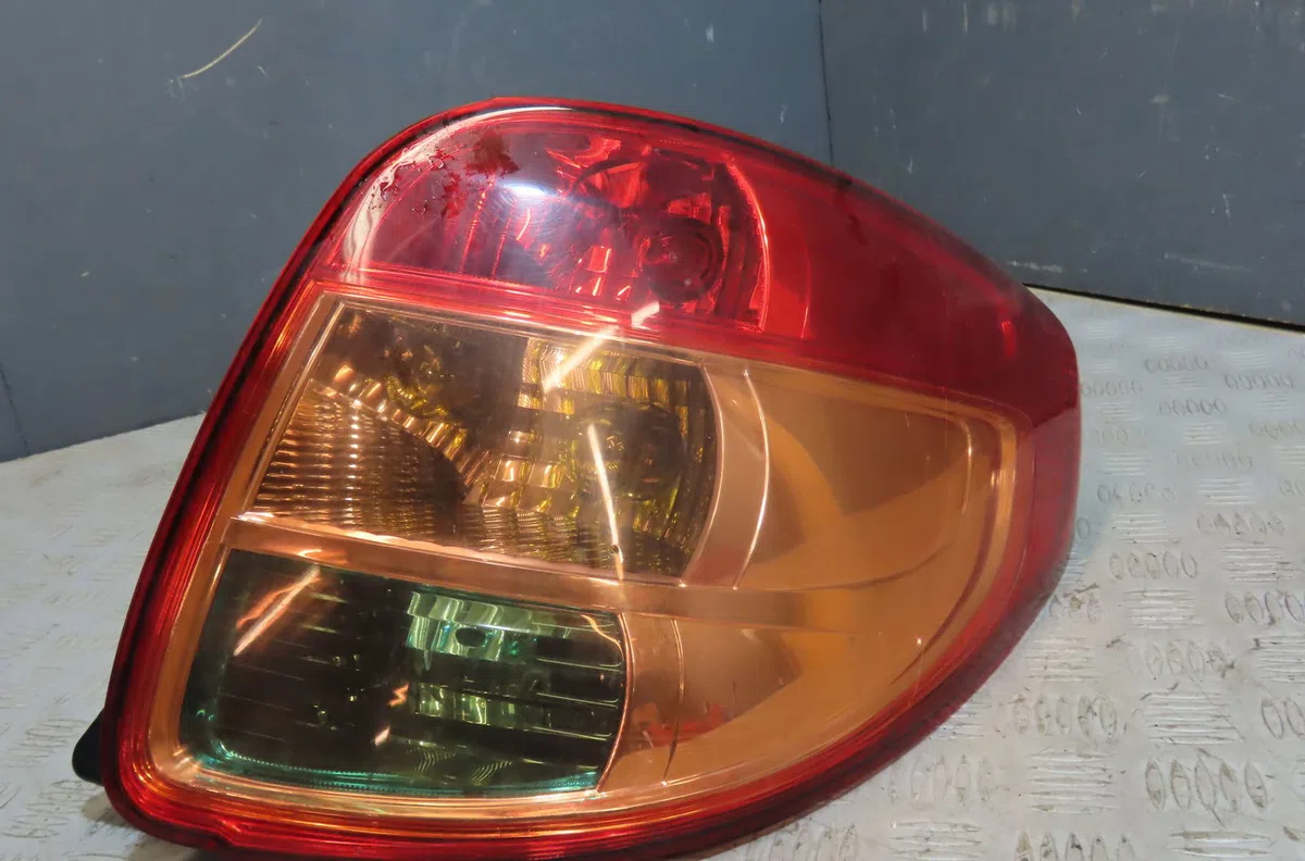 Feu arrière droit Suzuki SX4 (EY, GY) 2.0 ddis 4x4 (rw 420d) (2009) occasion