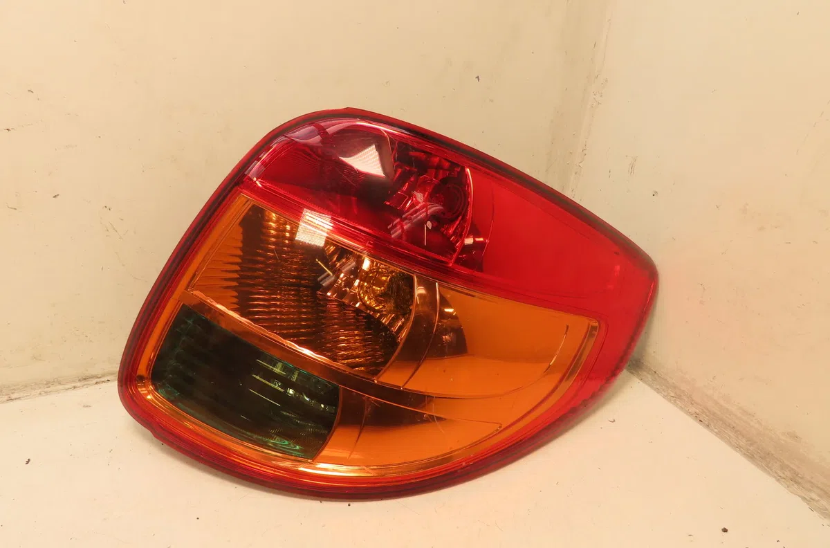 Feu arrière droit Suzuki SX4 (EY, GY) 2.0 ddis (rw 420d) (2009) occasion