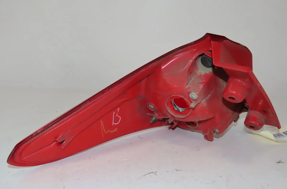 Feu arrière droit Toyota AURIS Break (_E18_) 2.0 d-4d (ade186_) (2013-2015) occasion