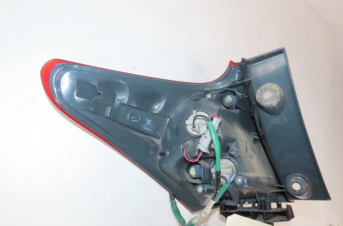 Feu arrière droit Toyota AURIS (_E18_) 1.2 (nre185_) (2015-2018) occasion