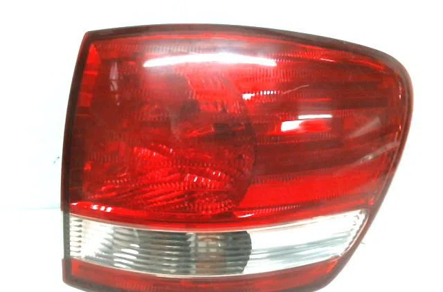 Feu arrière droit Toyota AVENSIS VERSO (_M2_) 2.0 d (clm20_) (2001-2005) occasion