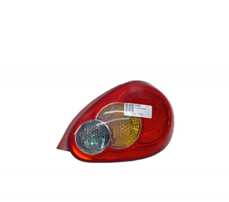 FEU ARRIERE DROIT TOYOTA AYGO 815510H020