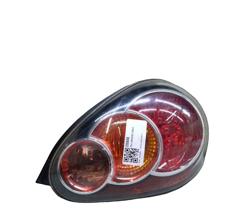 FEU ARRIERE DROIT TOYOTA AYGO 815510H070