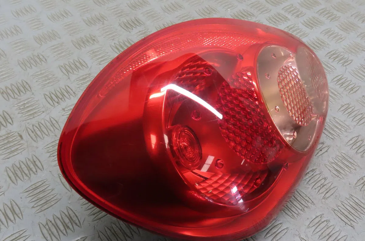 Feu arrière droit Toyota AYGO (_B1_) 1.4 hdi (wnb10_) (2005-2010) occasion