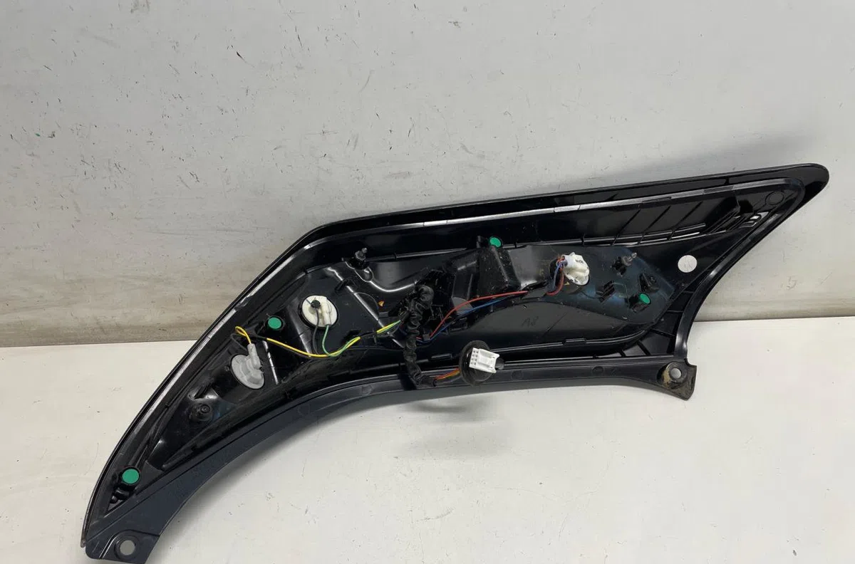 Feu arrière droit Toyota AYGO (_B4_) 1.0 (kgb40) (2014) occasion