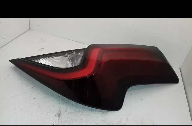 Feu arrière droit Toyota AYGO X (_B7_) 1.0 vvt-i (kgb70) (2022) occasion