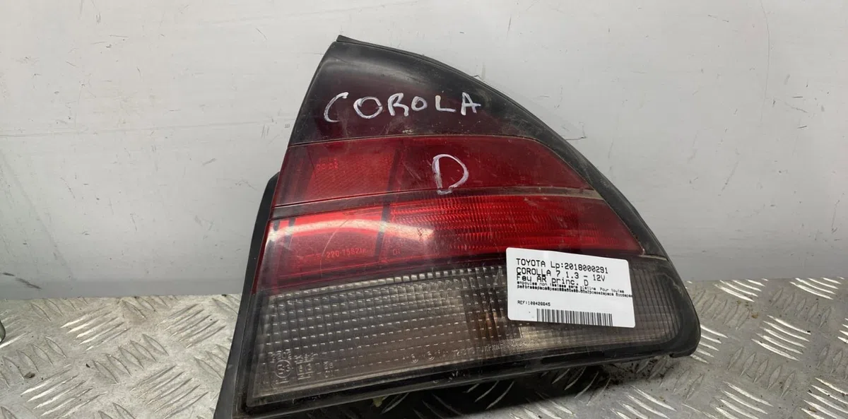 Feu arrière droit TOYOTA COROLLA 7 occasion