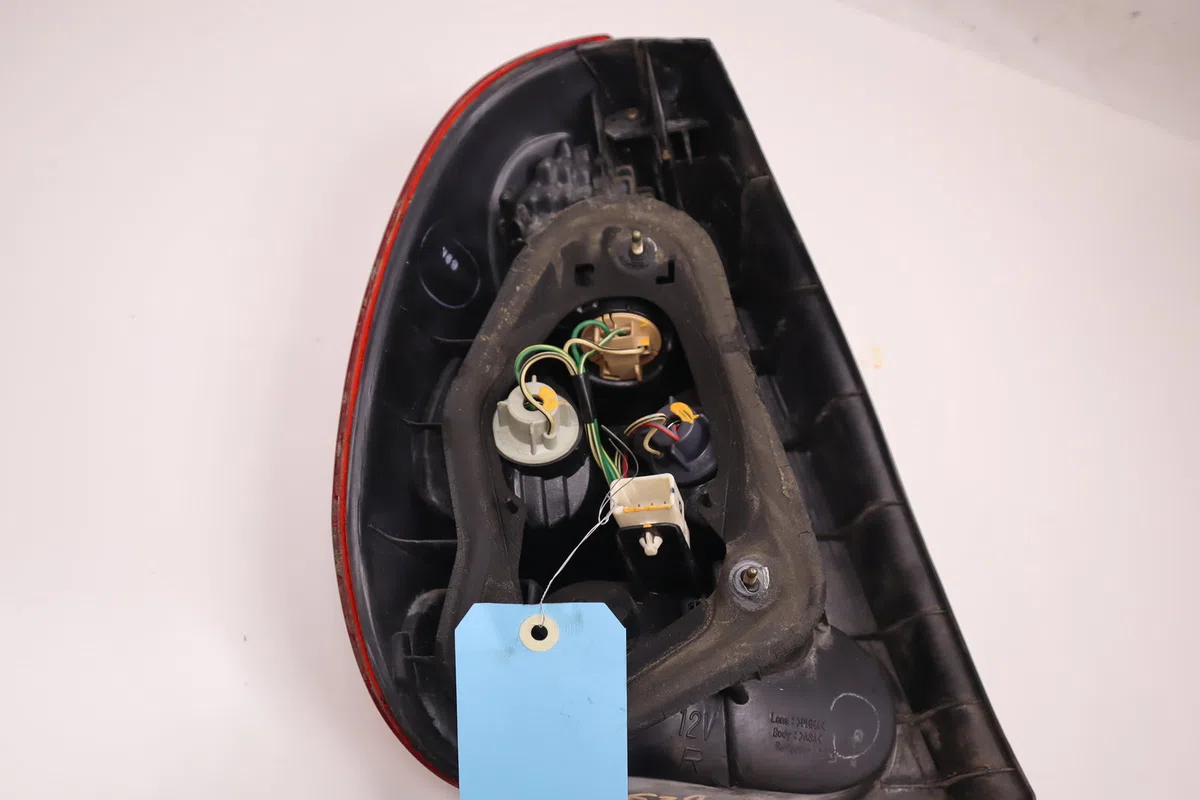 Feu arrière droit Toyota COROLLA Compact (_E11_) 1.4 (ee111_) (1997-1999) occasion