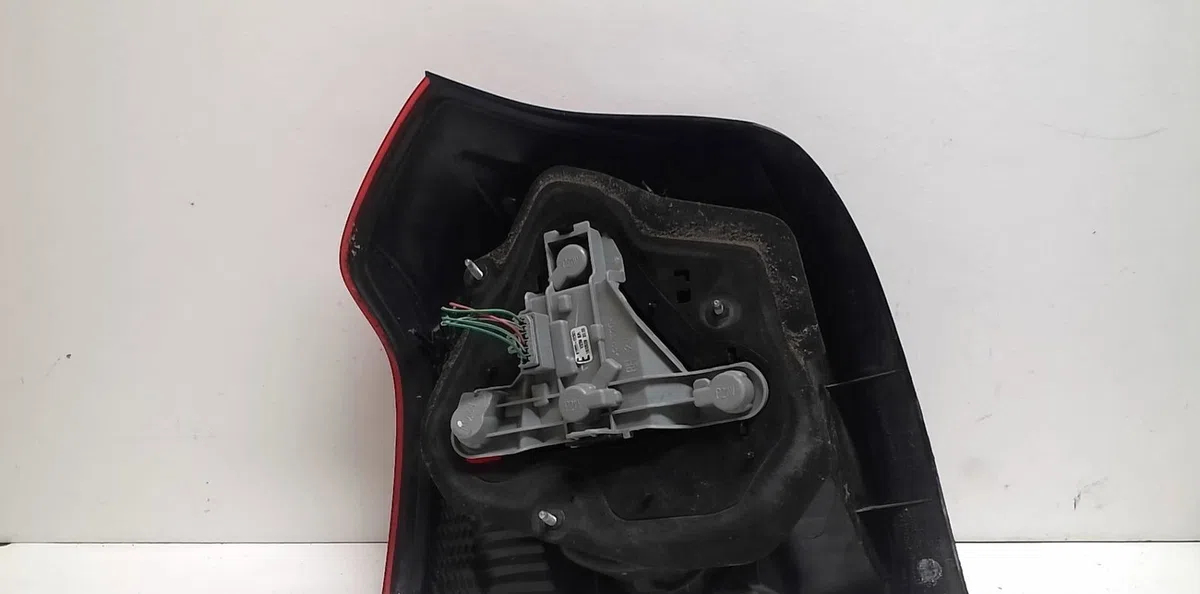 Feu arrière droit Toyota COROLLA (_E12_) 1.4 d (nde120_) (2004-2007) 5 portes occasion