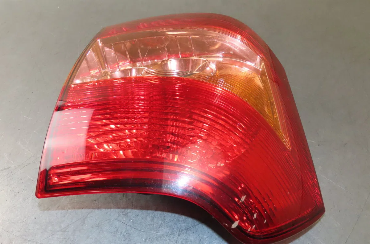 Feu arrière droit Toyota COROLLA (_E12_) 1.4 vvt-i (zze120_) (2001-2007) occasion
