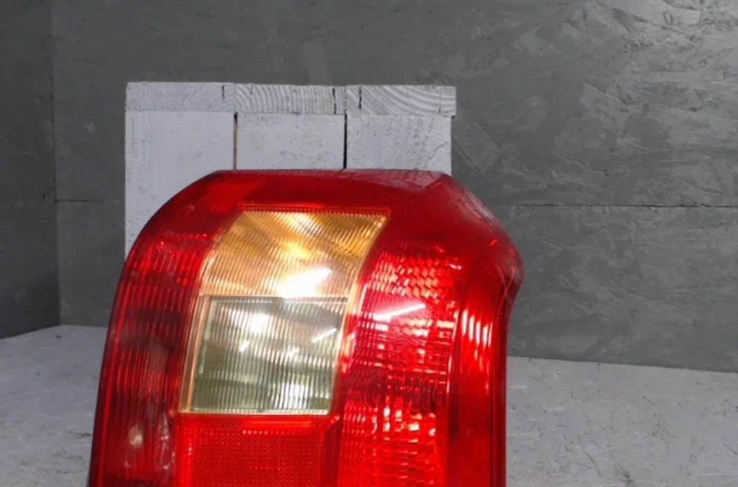 Feu arrière droit Toyota COROLLA (_E12_) 2.0 d-4d (cde120_) (2002-2006) occasion
