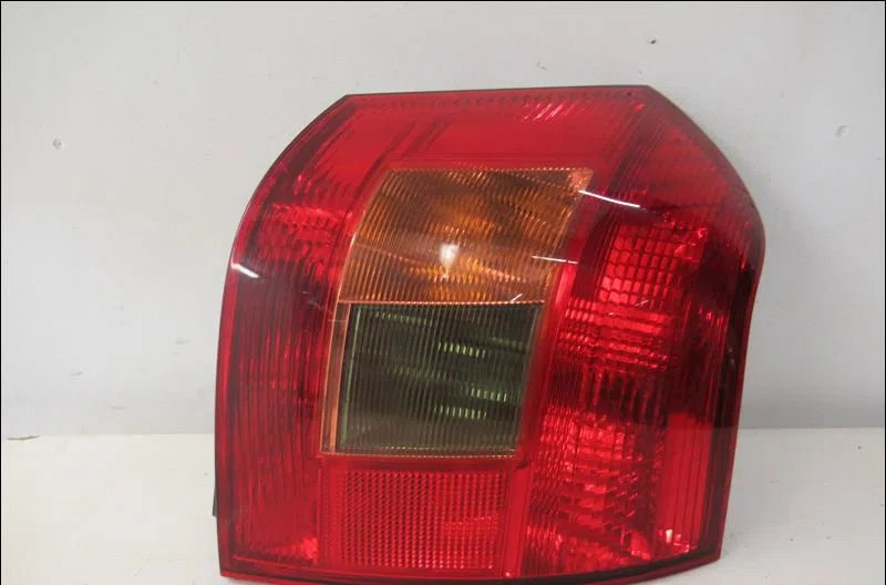 Feu arrière droit TOYOTA COROLLA IX  1.4 D 90ch occasion