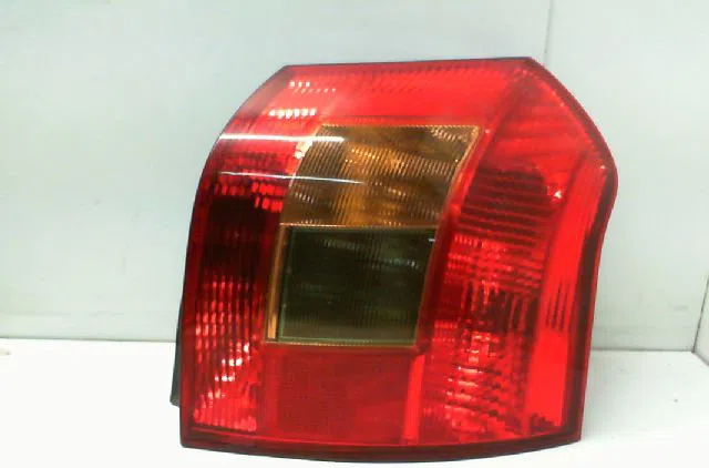 Feu arrière droit TOYOTA COROLLA IX occasion