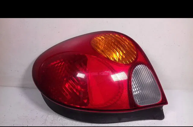 Feu arrière droit Toyota COROLLA Liftback (_E11_) 2.0 d-4d (cde110_) (2000-2002) occasion