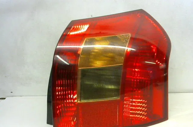 Feu arrière droit TOYOTA COROLLA occasion