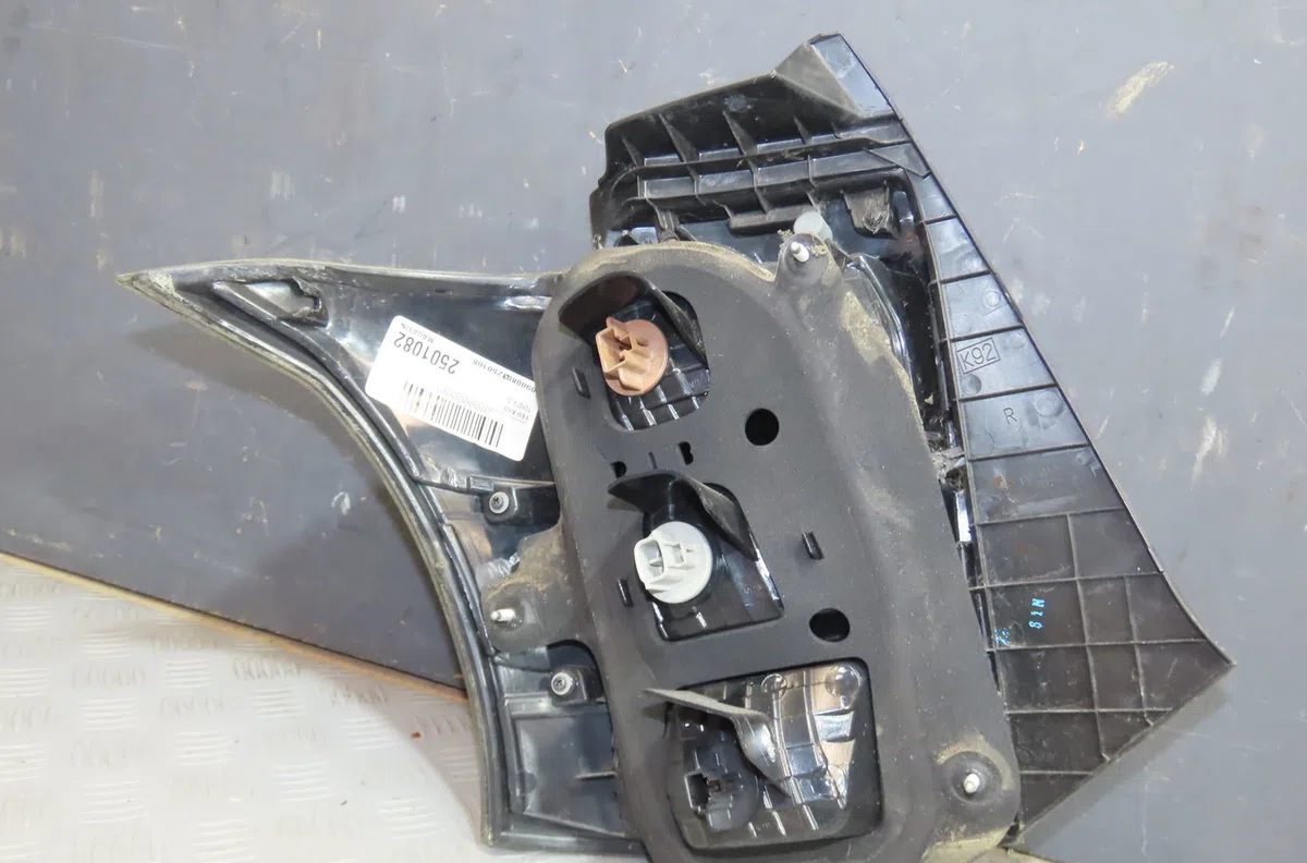 Feu arrière droit Toyota IQ (_J1_) 1.0 (kgj10_) (2009-2015) occasion