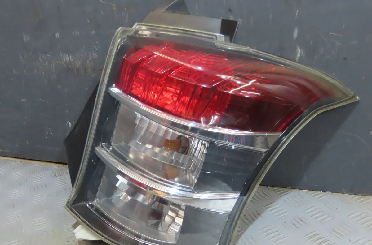 Feu arrière droit Toyota IQ (_J1_) 1.0 (kgj10_) (2009-2015) occasion