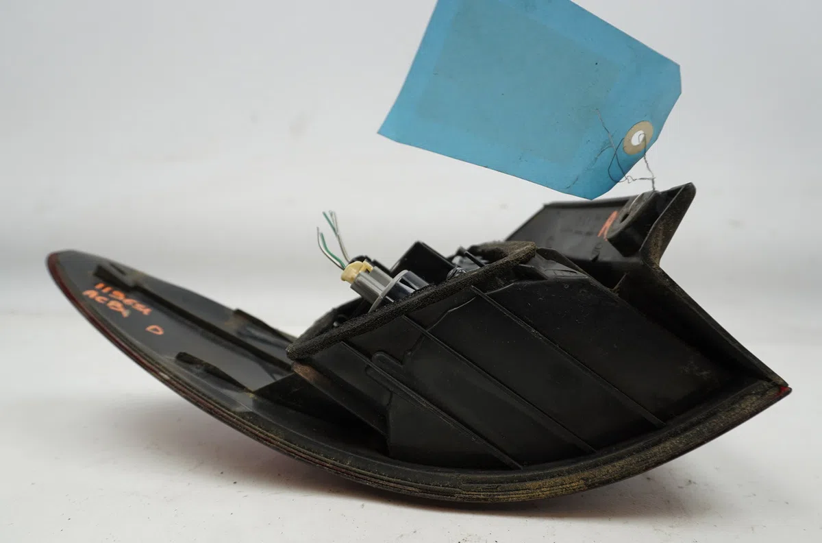 Feu arrière droit Toyota PREVIA II (_R3_) 2.0 d-4d (clr30_) (2001-2006) occasion