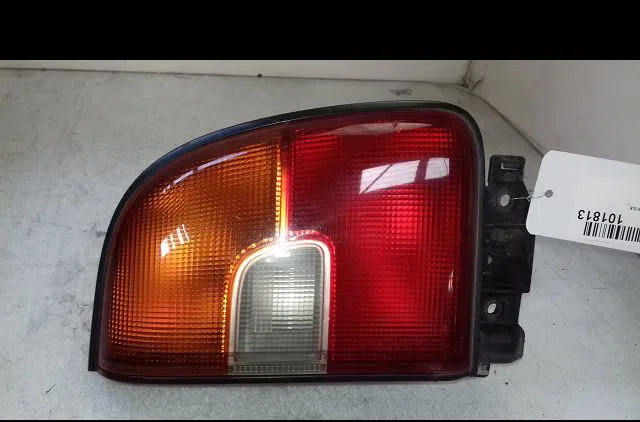Feu arrière droit Toyota RAV 4 I Cabrio (_A1_) 2.0 4wd (sxa11) (1997-2000) occasion
