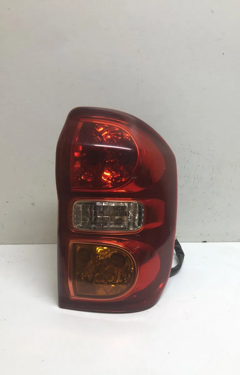Feu arrière droit TOYOTA RAV4 2 PHASE 2 occasion