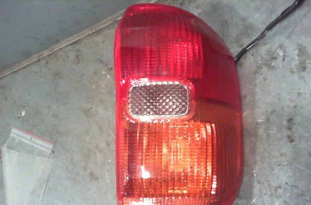 Feu arrière droit TOYOTA RAV4 2002 occasion