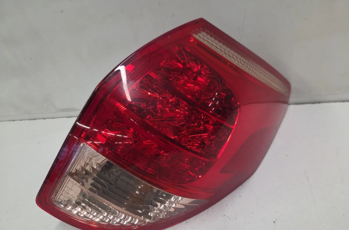 Feu arrière droit TOYOTA RAV4 3 PHASE 1 occasion