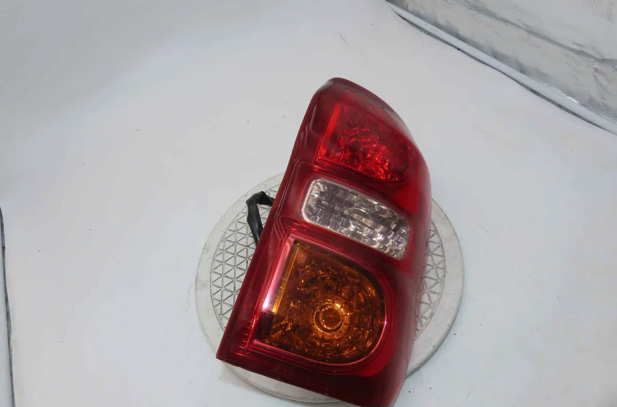 Feu arrière droit TOYOTA RAV4 II occasion