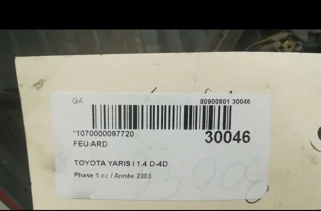 Feu arrière droit TOYOTA YARIS I 2003 occasion