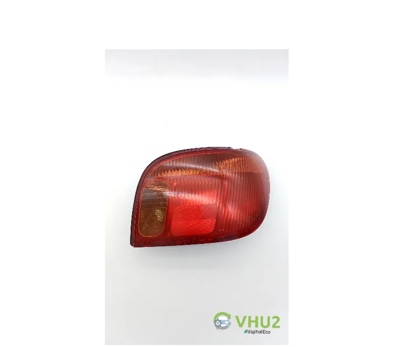 FEU ARRIERE DROIT TOYOTA YARIS I 815510D070