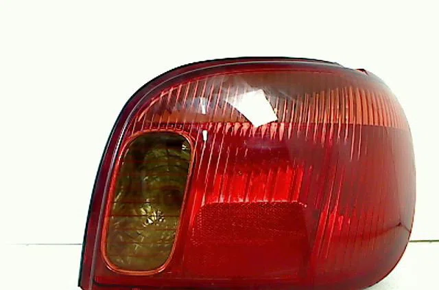 Feu arrière droit TOYOTA YARIS occasion