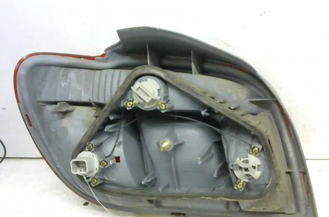 Feu arrière droit Toyota YARIS (_P1_) 1.0 (scp10_) (1999-2005) occasion
