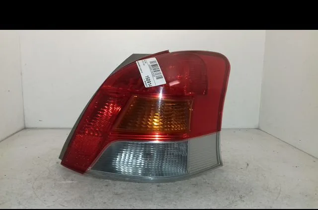 Feu arrière droit Toyota YARIS (_P9_) 1.0 vvt-i (ksp90_) (2005-2011) 5 portes occasion