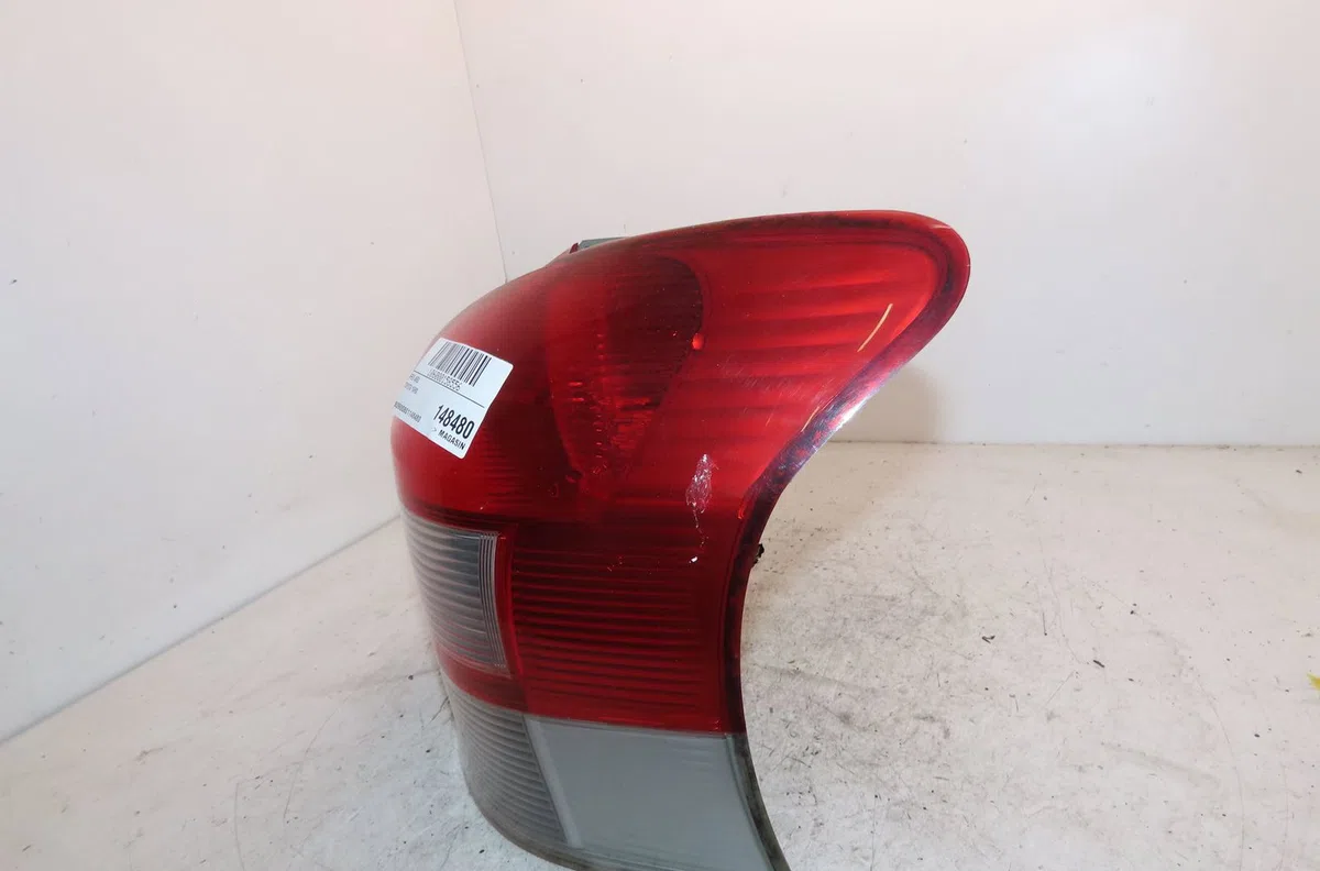 Feu arrière droit Toyota YARIS (_P9_) 1.33 vvt-i (nsp90_) (2008-2011) occasion