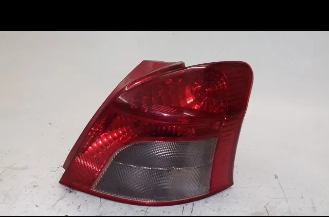 Feu arrière droit Toyota YARIS (_P9_) 1.4 d-4d (nlp90_) (2005-2012) occasion