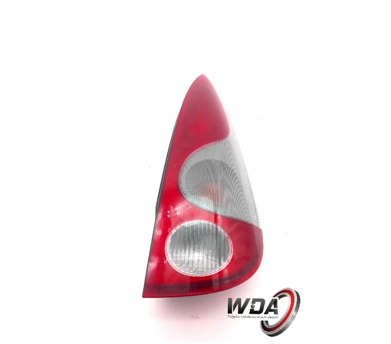 FEU ARRIERE DROIT TOYOTA YARIS VERSO 8155052060