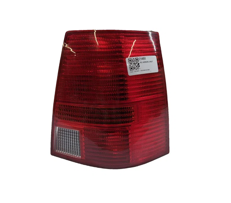 FEU ARRIERE DROIT VOLKSWAGEN BORA 1J9945096N