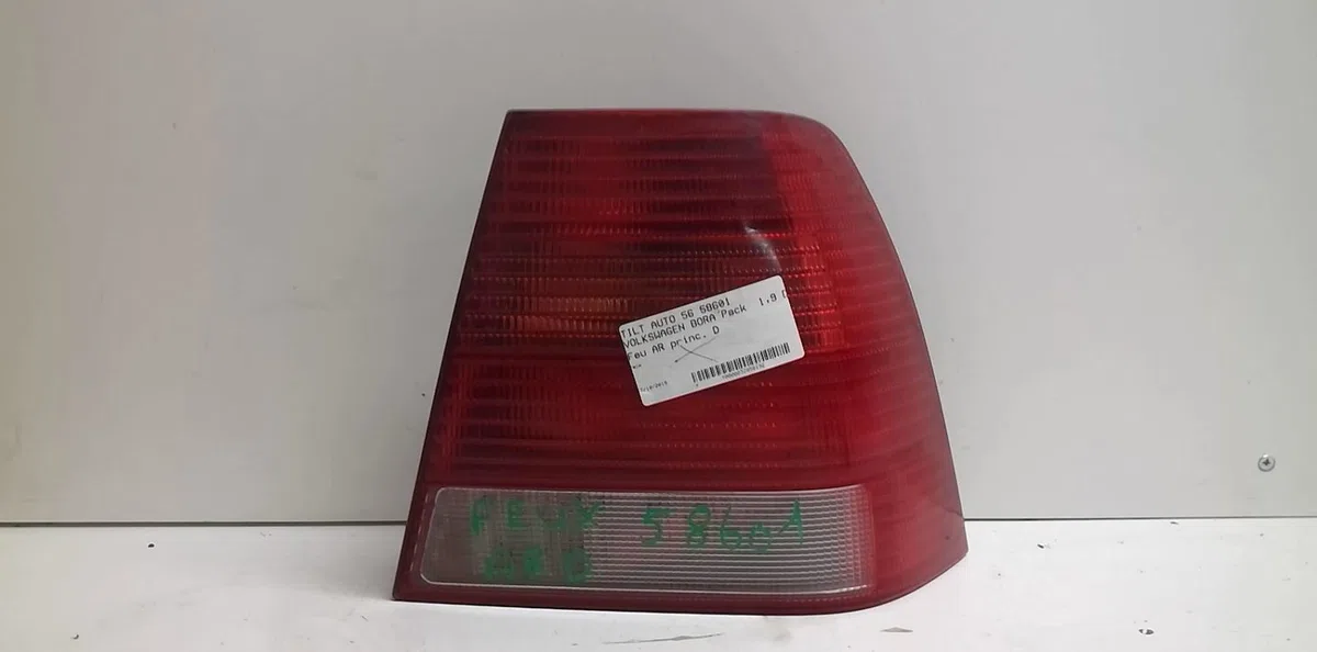 Feu arrière droit Volkswagen BORA I (1J2) 1.9 tdi (1998-2005) occasion