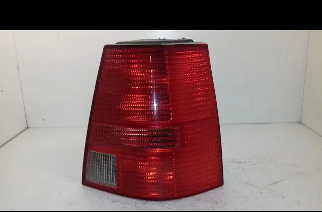 Feu arrière droit Volkswagen BORA Variant (1J6) 1.9 tdi (1999-2001) occasion