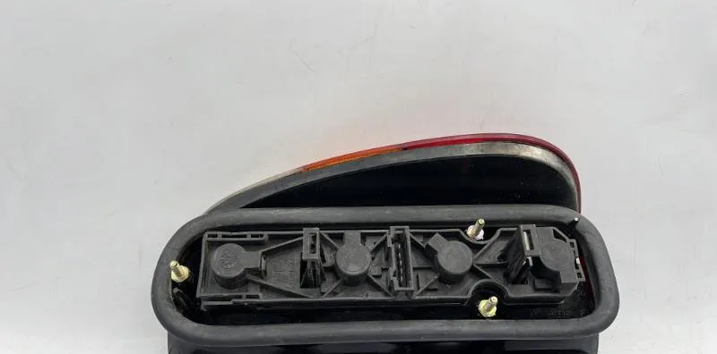 Feu arrière droit VOLKSWAGEN CADDY 2 occasion