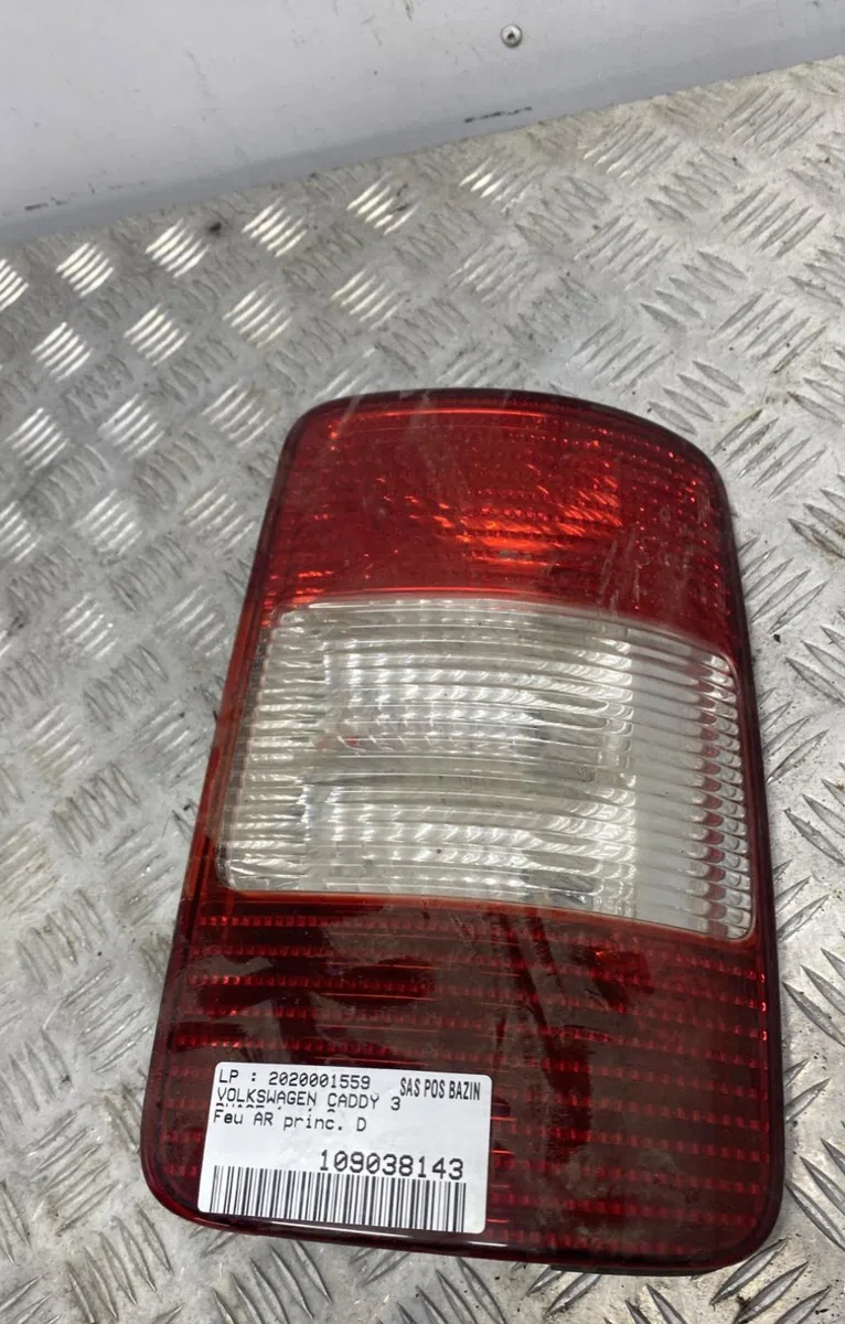 Feu arrière droit VOLKSWAGEN CADDY 3 PHASE 1 occasion